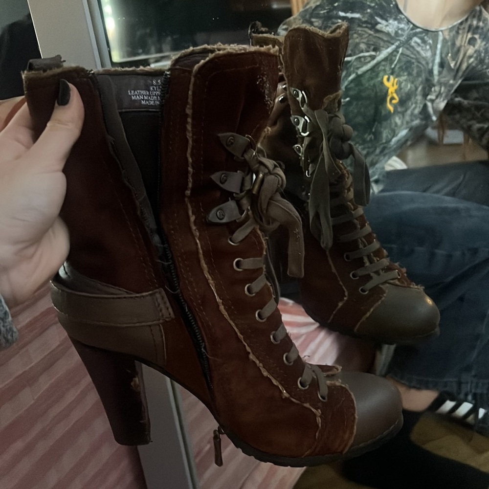 Cute retro heels !!